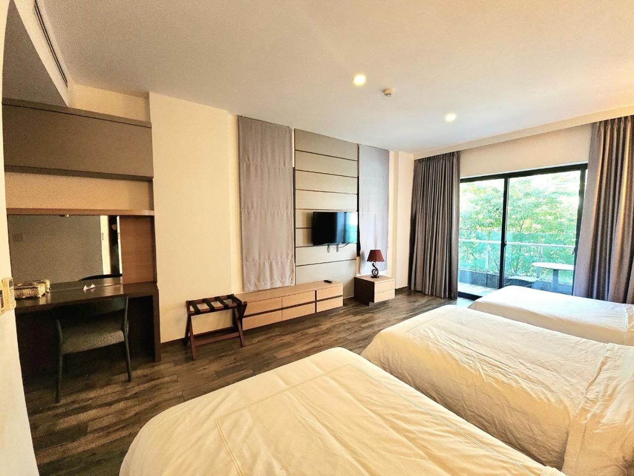 Chilchill Hotel Riverside Phnom Penh Exterior foto
