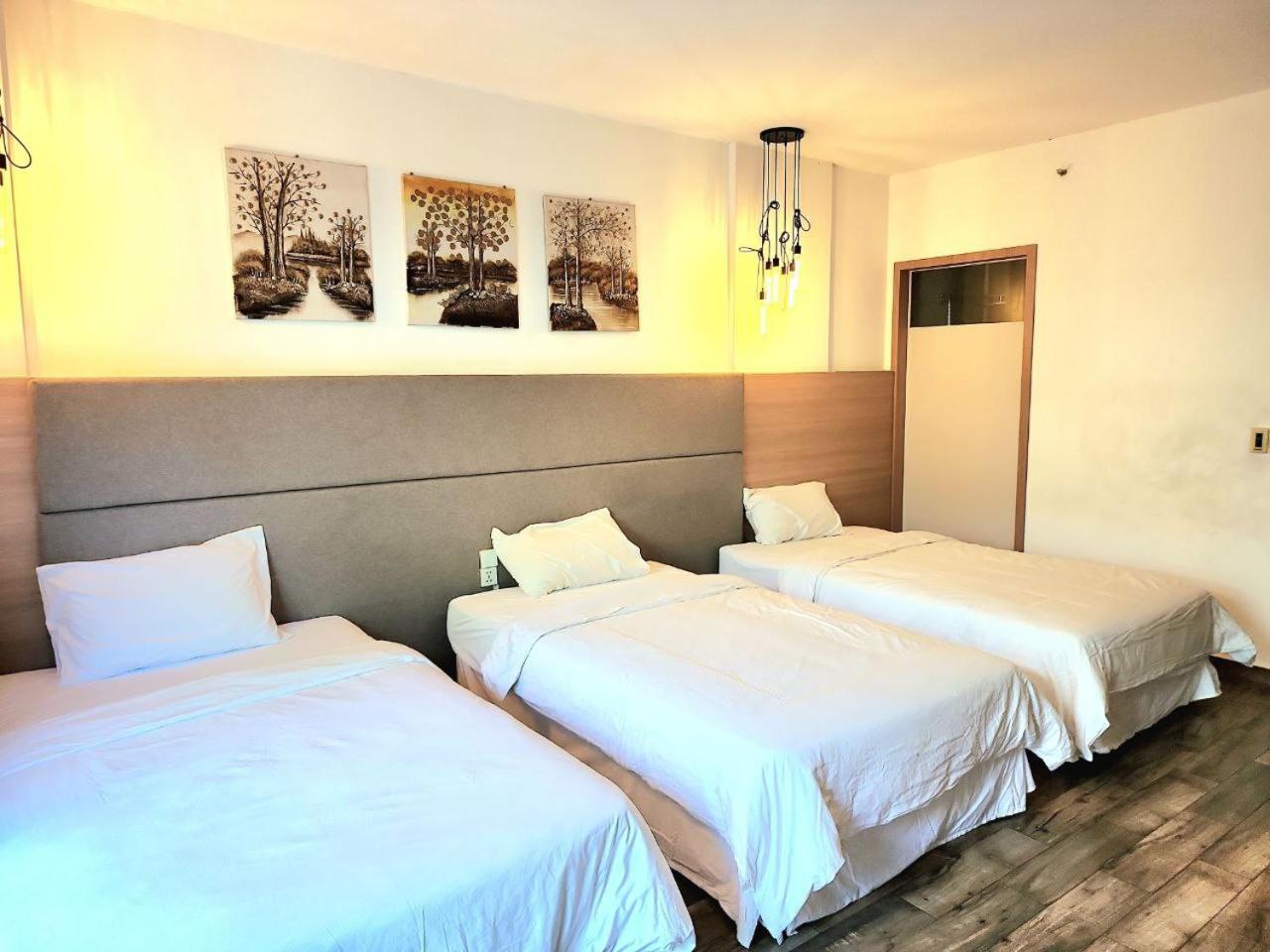 Chilchill Hotel Riverside Phnom Penh Exterior foto